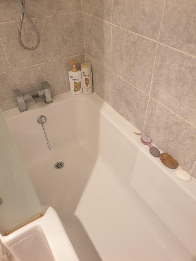 Harry Potter Theme Double Room In Shared House Watford  Kültér fotó