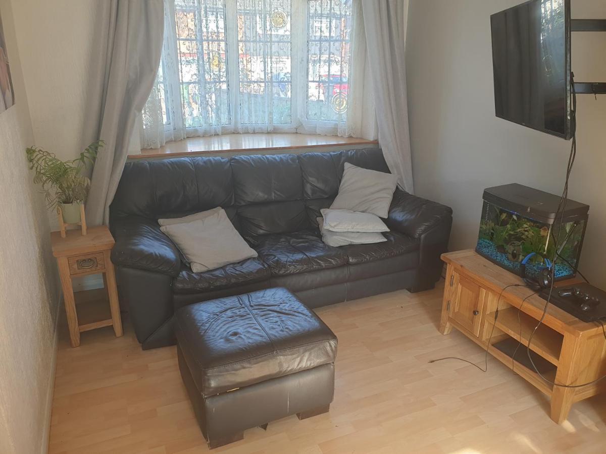 Harry Potter Theme Double Room In Shared House Watford  Kültér fotó
